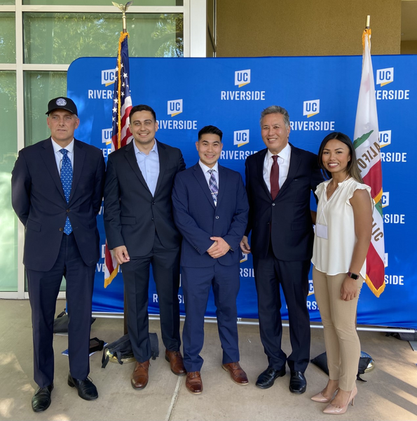 UCR SOM veteran medical students meeting Rep. Mark Takano