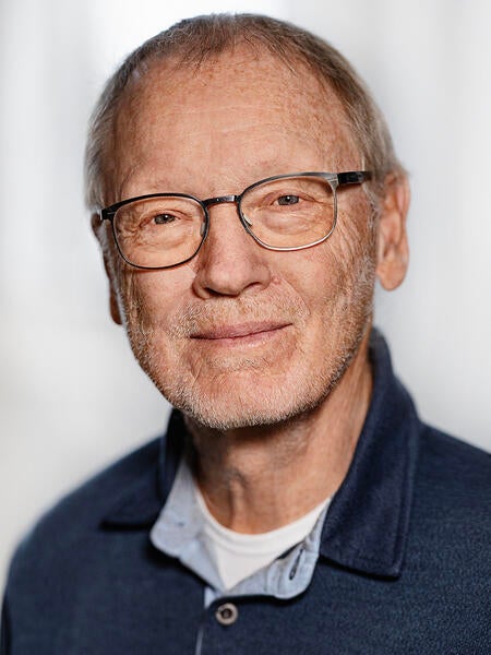 Jens Juul Holst, MD