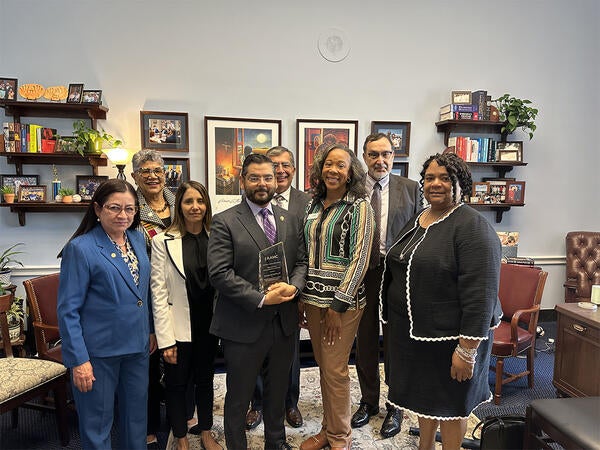 Raul Ruiz receiving the award