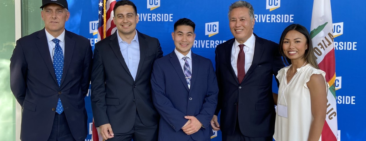 UCR SOM veteran medical students meeting Rep. Mark Takano