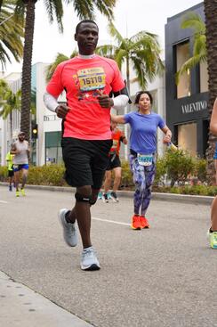 Isaac Owusu-Frimpong running in a marathon